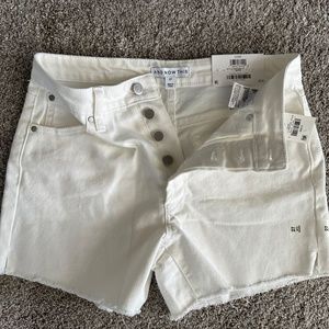 NOW This white shorts NWT
